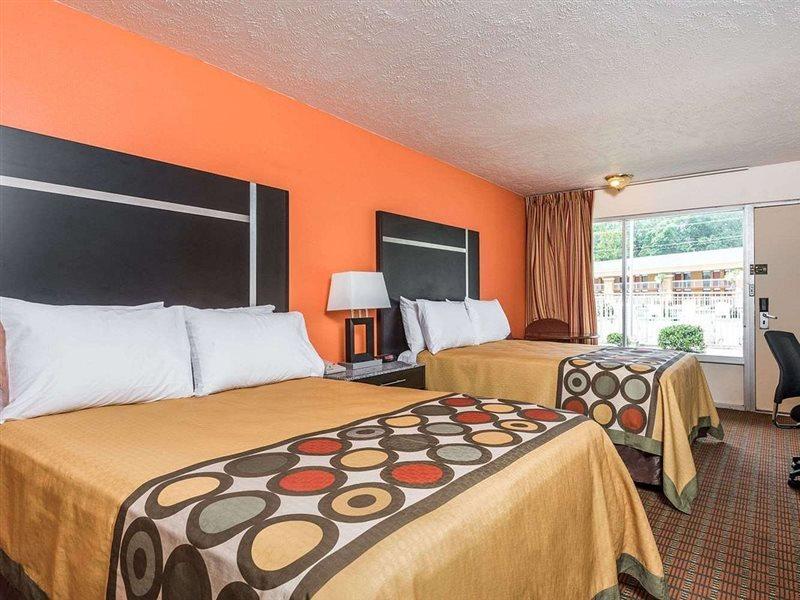 Ramada By Wyndham Lumberton Hotel Buitenkant foto