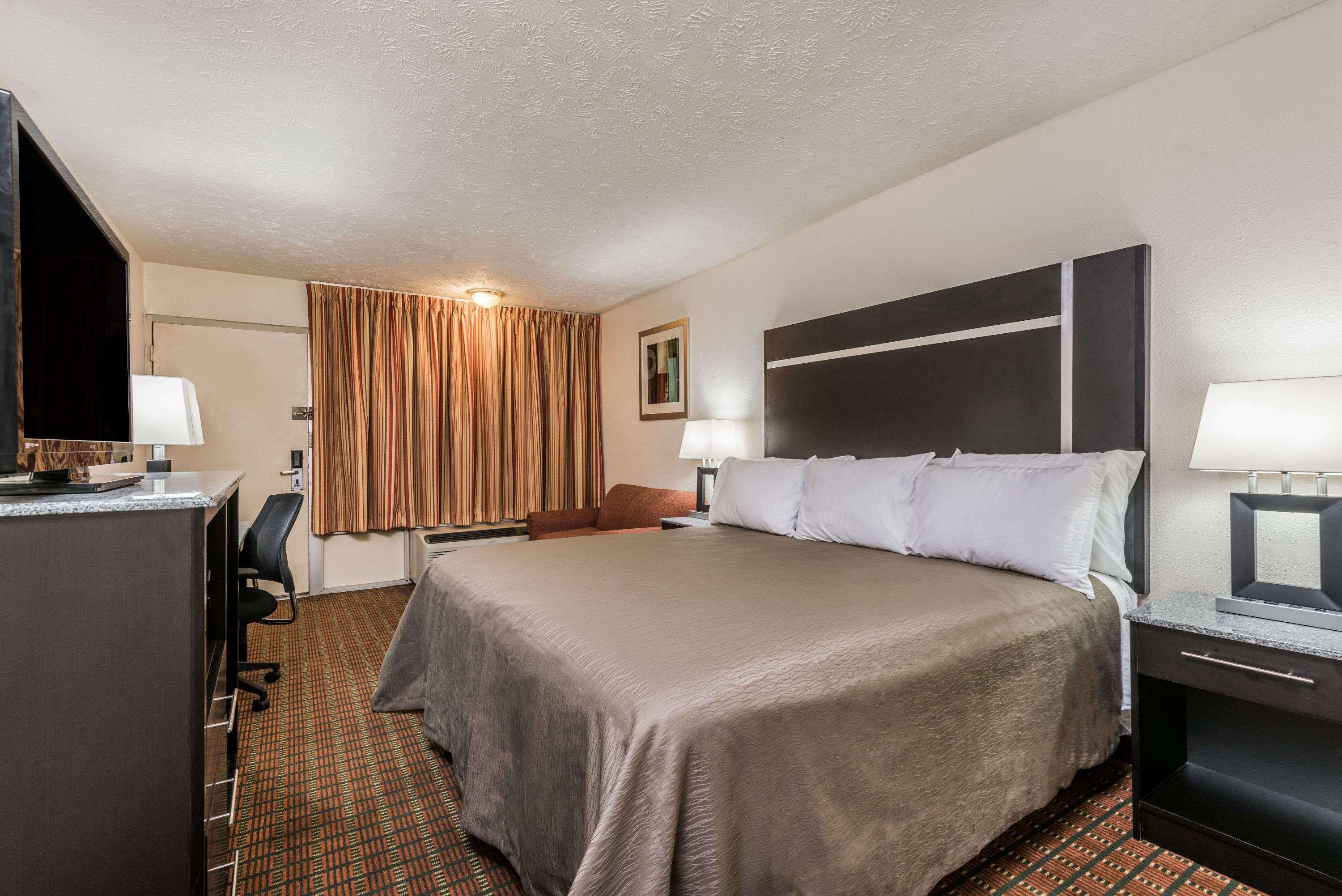 Ramada By Wyndham Lumberton Hotel Buitenkant foto