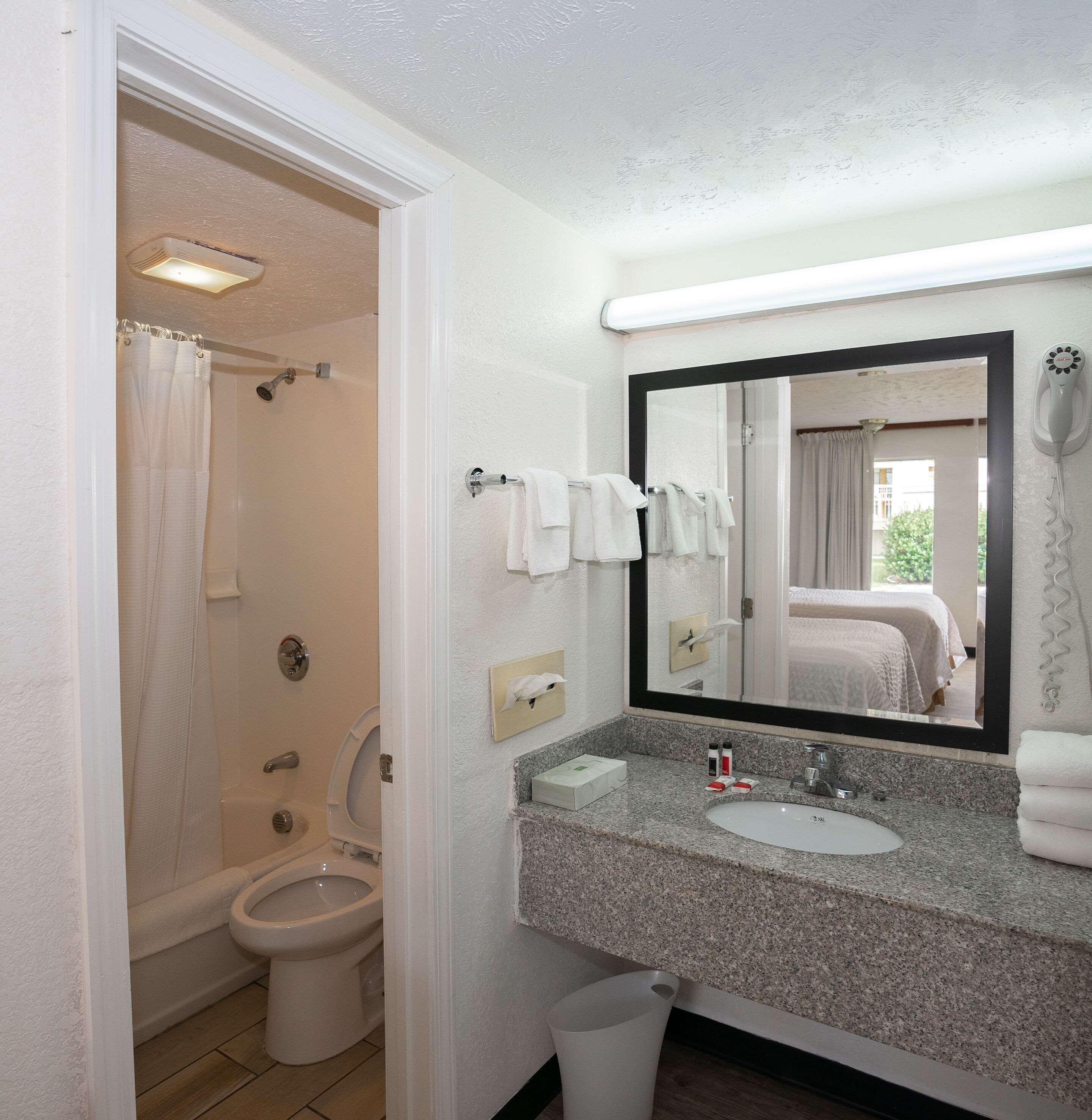 Ramada By Wyndham Lumberton Hotel Buitenkant foto