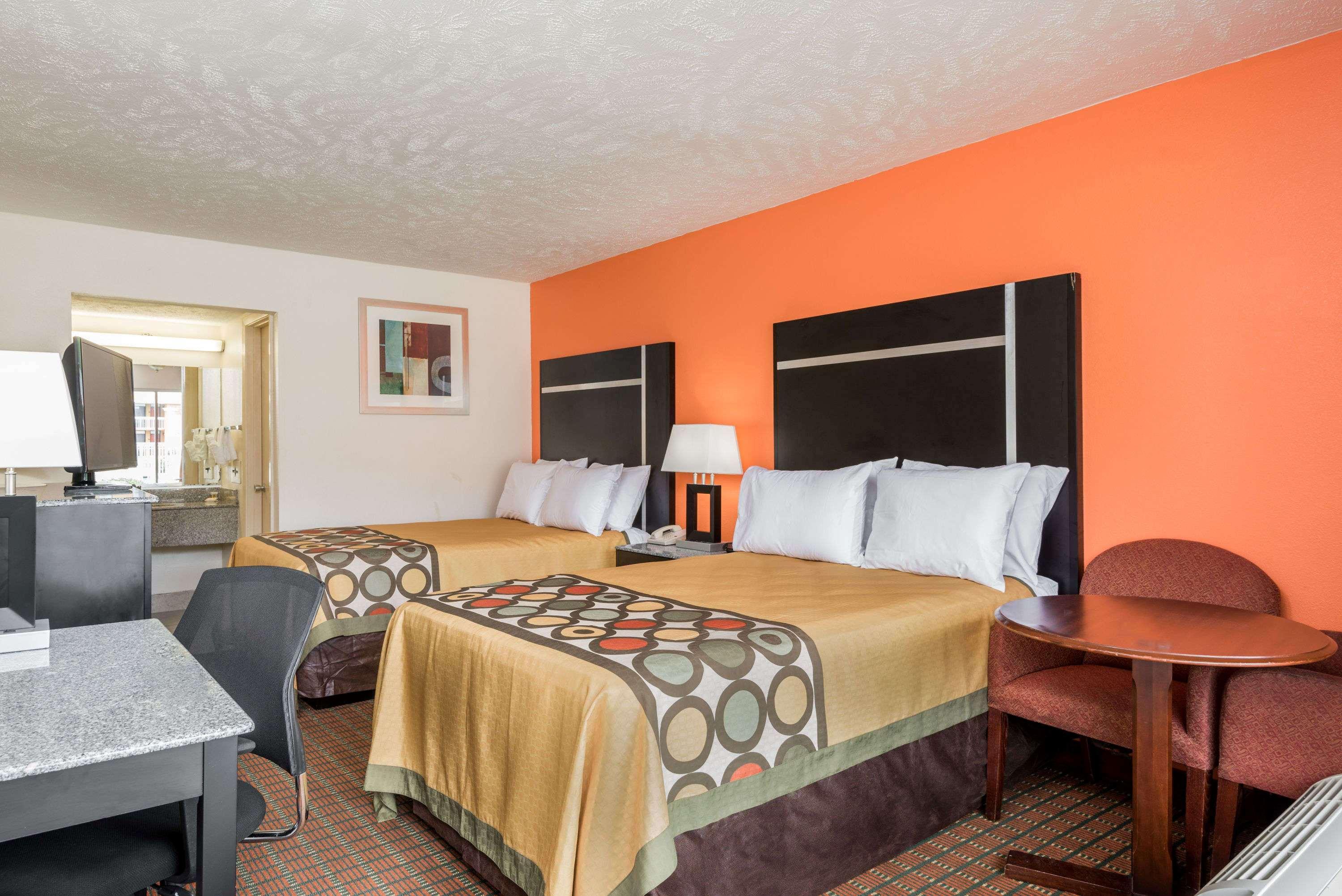Ramada By Wyndham Lumberton Hotel Buitenkant foto