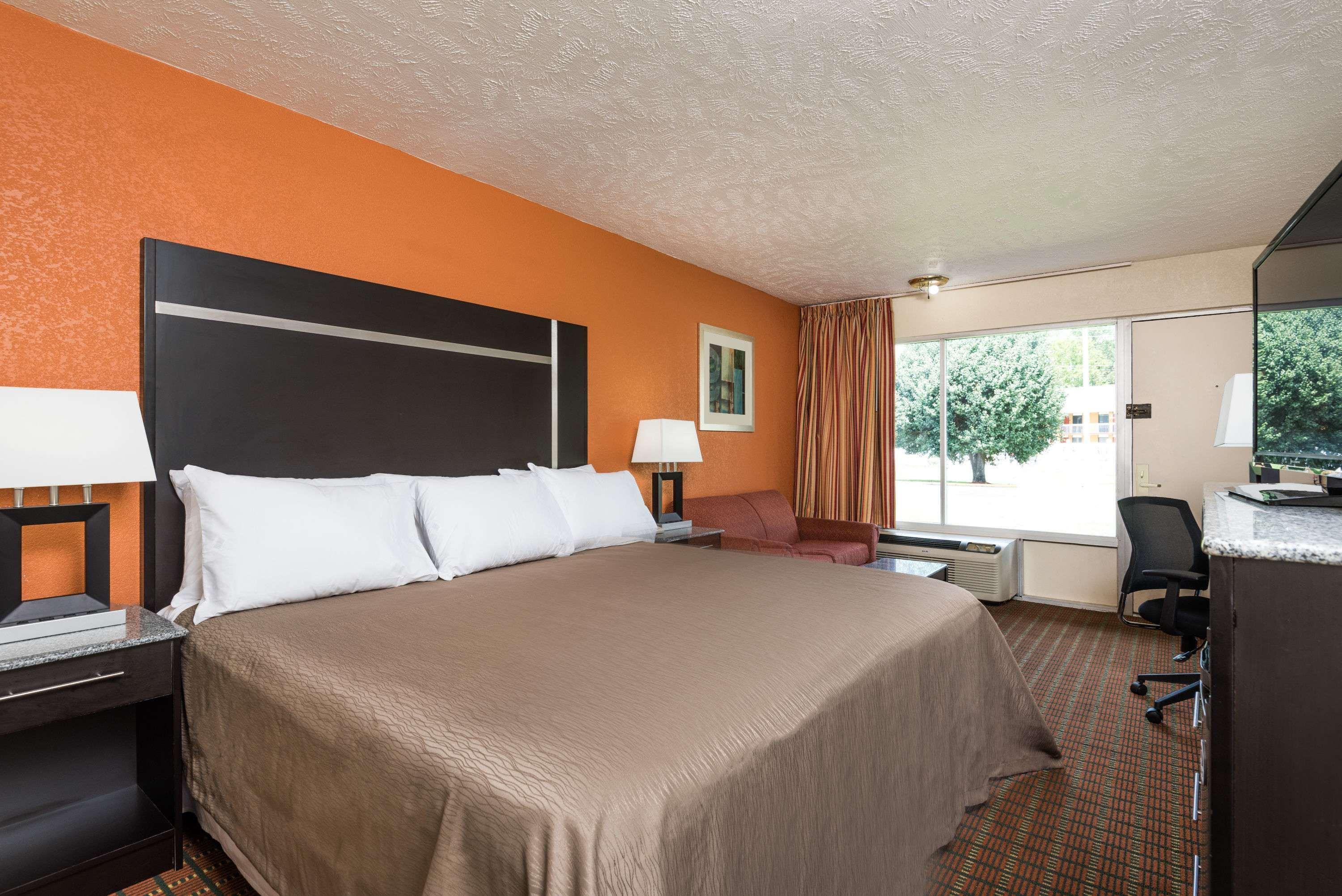 Ramada By Wyndham Lumberton Hotel Buitenkant foto