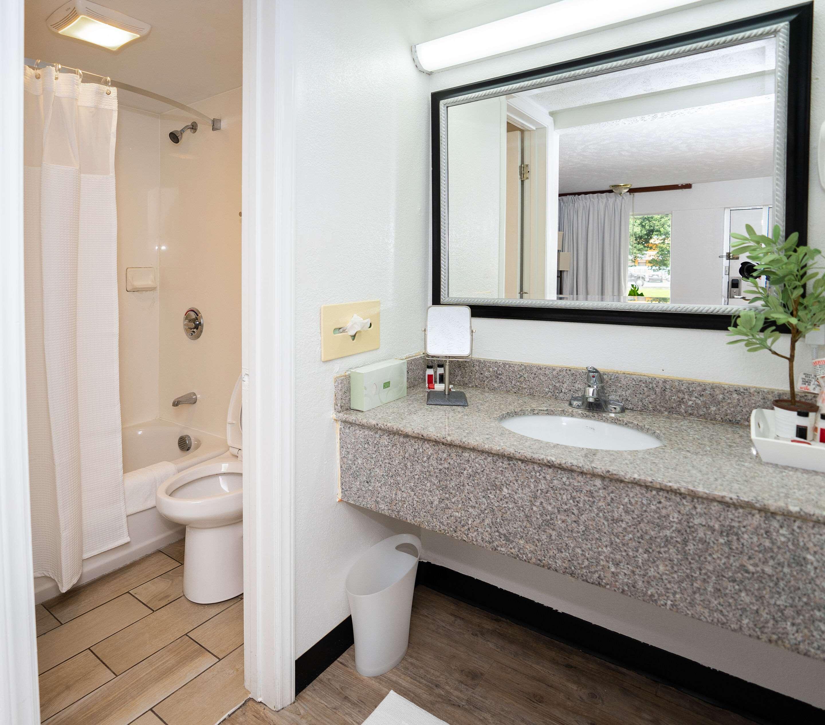 Ramada By Wyndham Lumberton Hotel Buitenkant foto